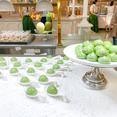 ディズニーランドのスイーツ食べ放題