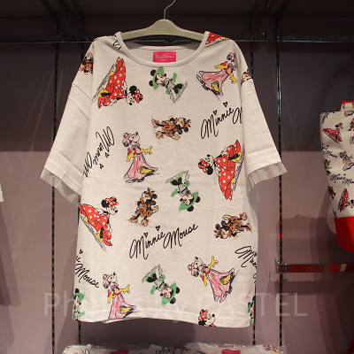 総柄Tシャツ