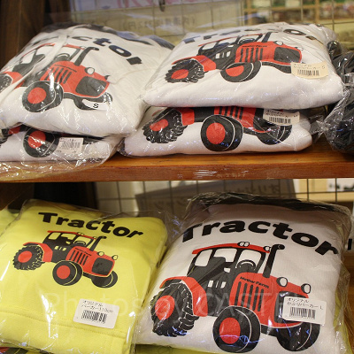 タウンユースもOKな大人用パーカー