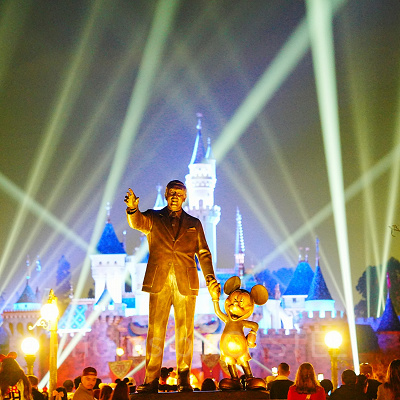 カリフォルニアアナハイムディズニー：パートナーズ像