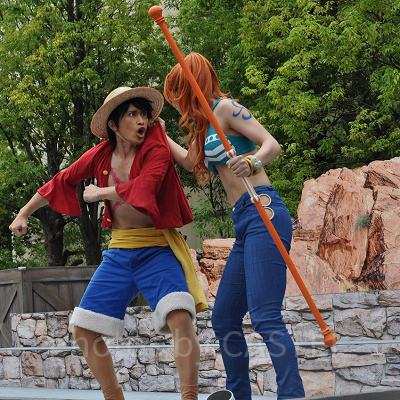 はしゃぐルフィと怒るナミ／ワンピースウォーター・バトル