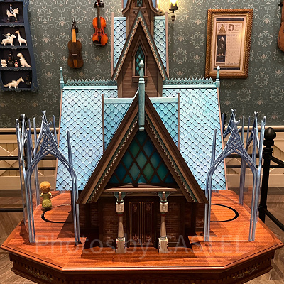 アナとエルサのフローズンジャーニーのQラインのからくり人形