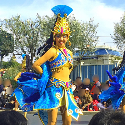 アラビアンコスチュームのダンサーさん