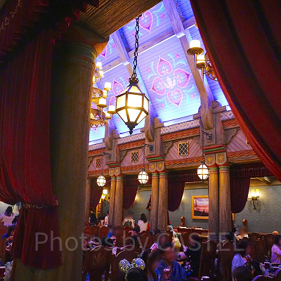 アレンデール・ロイヤルバンケットのダイニング（大広間エリア）