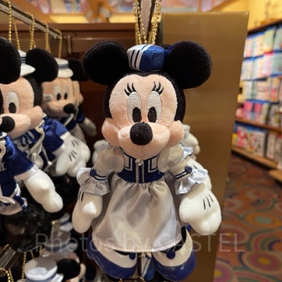 付属のぬいぐるみバッジ（ミニー）
