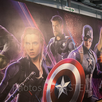 アベンジャーズの巨大パネル