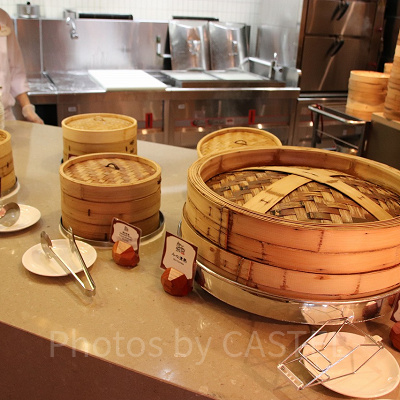 「ドラゴン・ウィンド」の朝食にはせいろが並ぶ