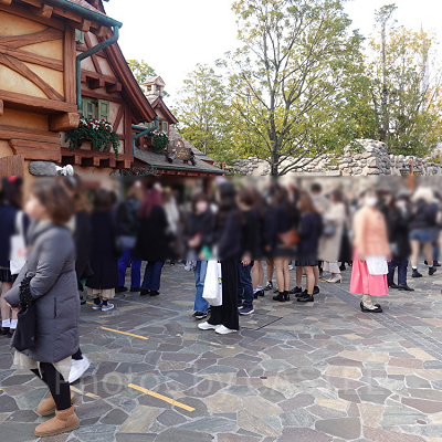 美女と野獣エリアの混雑状況／10:00