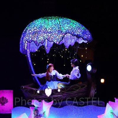 ビリーヴ：ディズニープリンセスのシーンのアリエルとエリック