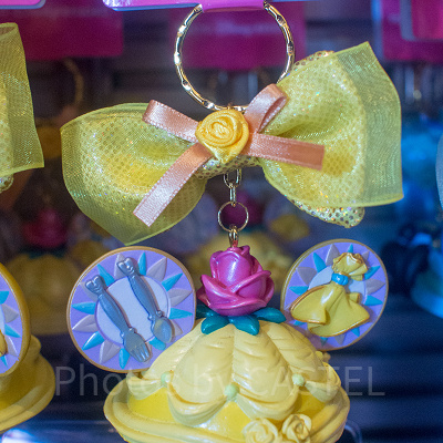 ベルモチーフイヤーハットキーチェーン