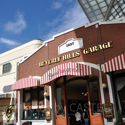 ビバリーヒルズ・ブランジェリーはサンドイッチが豊富でソファー席あり