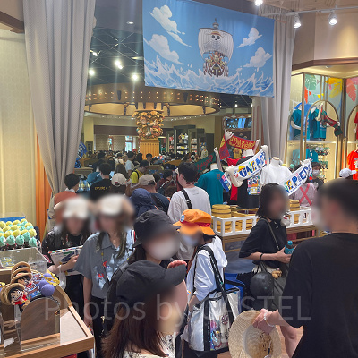 ワンピースグッズが販売されているビバリーヒルズギフト