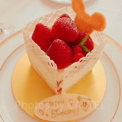 ディズニーホテルのレストランで誕生日