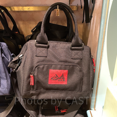 ブラックのバッグ