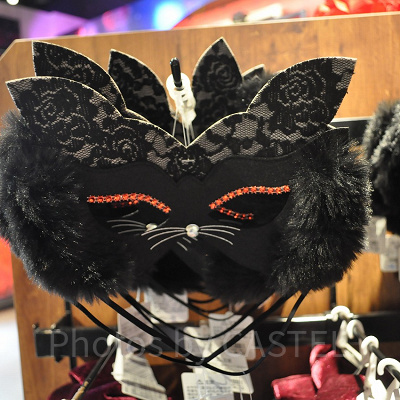 ブラックレースのネコマスク
