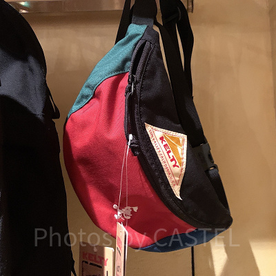 ボディバッグ〈KELTY〉