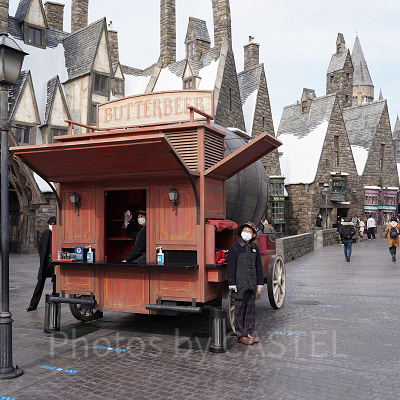 ハリーポッターエリアのバタービールカート