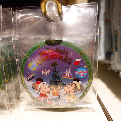 ディズニークリスマスグッズ2022：缶バッジ