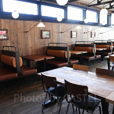 カフェ 大陸横断飛行の店内席