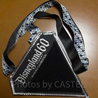 カリフォルニアディズニーランド60周年のピンストラップ