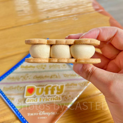 ダッフィーのクッキーサンドのキャラメルクリーム