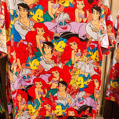 キャラクターが勢ぞろいのTシャツ