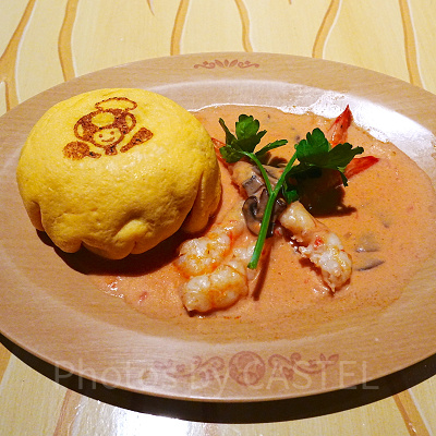 シェフ特製オムライス＆エビとキノコのクリーム煮込み