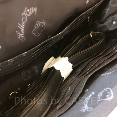 ウォレット機能付きがま口ショルダーバッグ　ハローキティ　中身