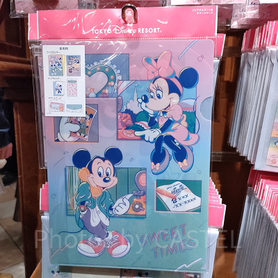 ディズニーSWEET TIMESグッズ：クリアホルダー2枚、チケットケース付き