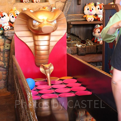 「アブーズ・バザール」のコブラの罠