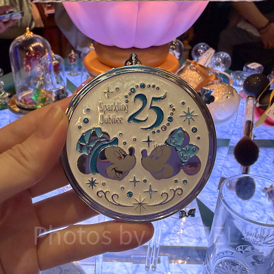 25周年デザインのコンパクトミラー