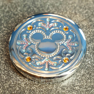 ミッキーシェイプデザインのコンパクトミラー