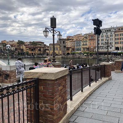 レッツ・セレブレイト・ウィズ・カラーの混雑状況