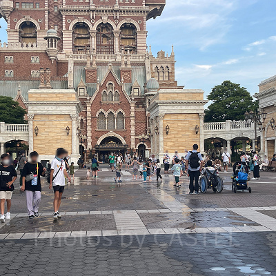 ディズニーシー8月の混雑状況 暑いので水遊びが人気