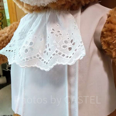 タックが4本入っています