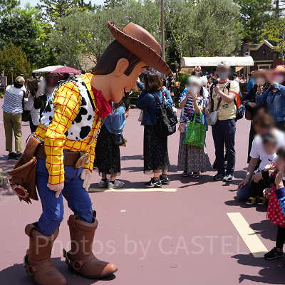 キャラクターとのソーシャルディスタンスは引き続き維持