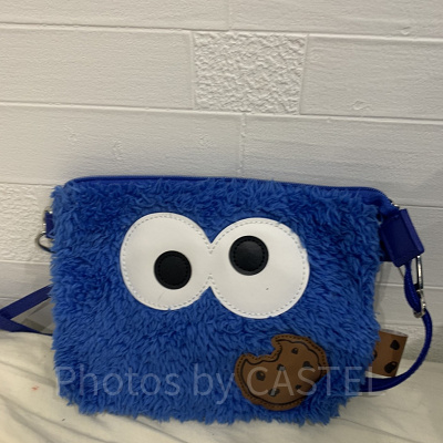 クッキーモンスターのショルダーバッグ