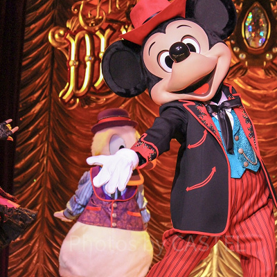 かっこいいミッキーのダンスも！