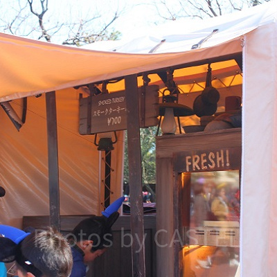 ごはんの時間は混雑します