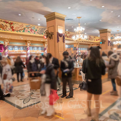 夜のショップ（お菓子）の混雑状況／20:40