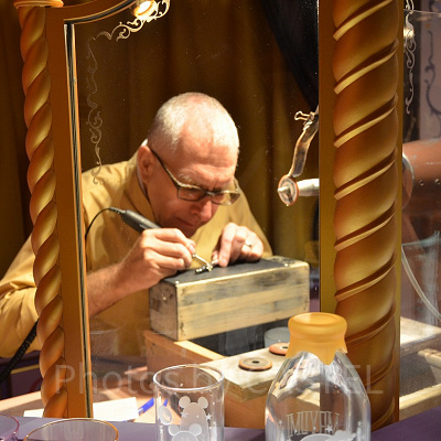 クリスタルアーツの職人