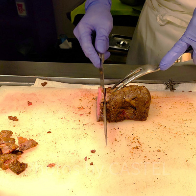 クリスタルパレス・レストラン：ローストビーフのカットパフォーマンス