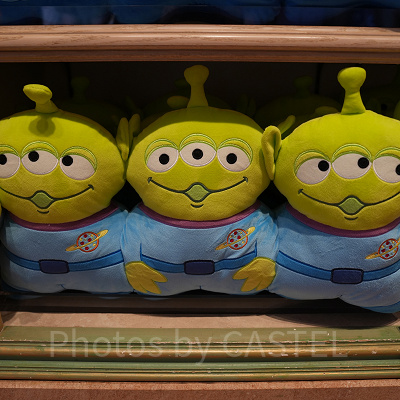 クッション（リトルグリーンメン）