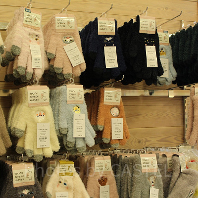 つけたままスマホが操作できるキュートな手ぶくろ