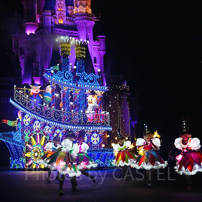 ショーボート前のダンサー