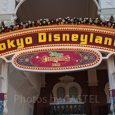 12月ディズニーランド混雑レポ：エントランスのクリスマス装飾