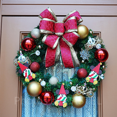 パーク内に飾られたリルリンリンのオーナメントがついたデコレーション