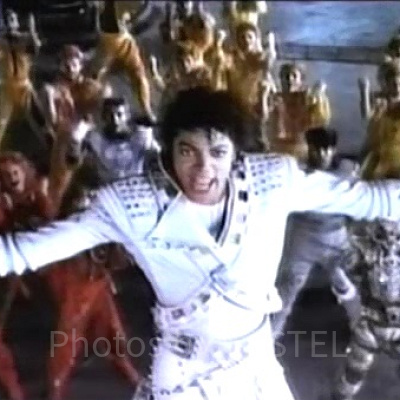 We Are Here To Change The WorldとAnother Part Of Meで光と愛の贈り物を届ける