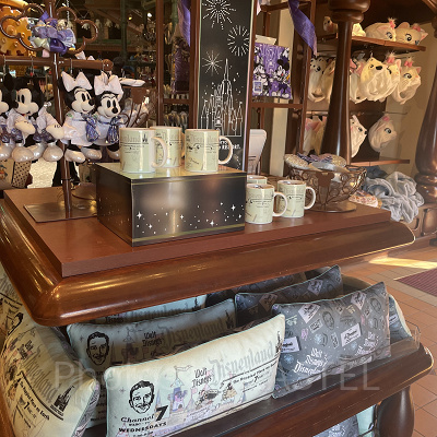 ディズニー100周年グッズの発売日