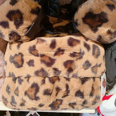 ディズニーブランケット（ヒョウ柄ミニーフード付きデザイン）